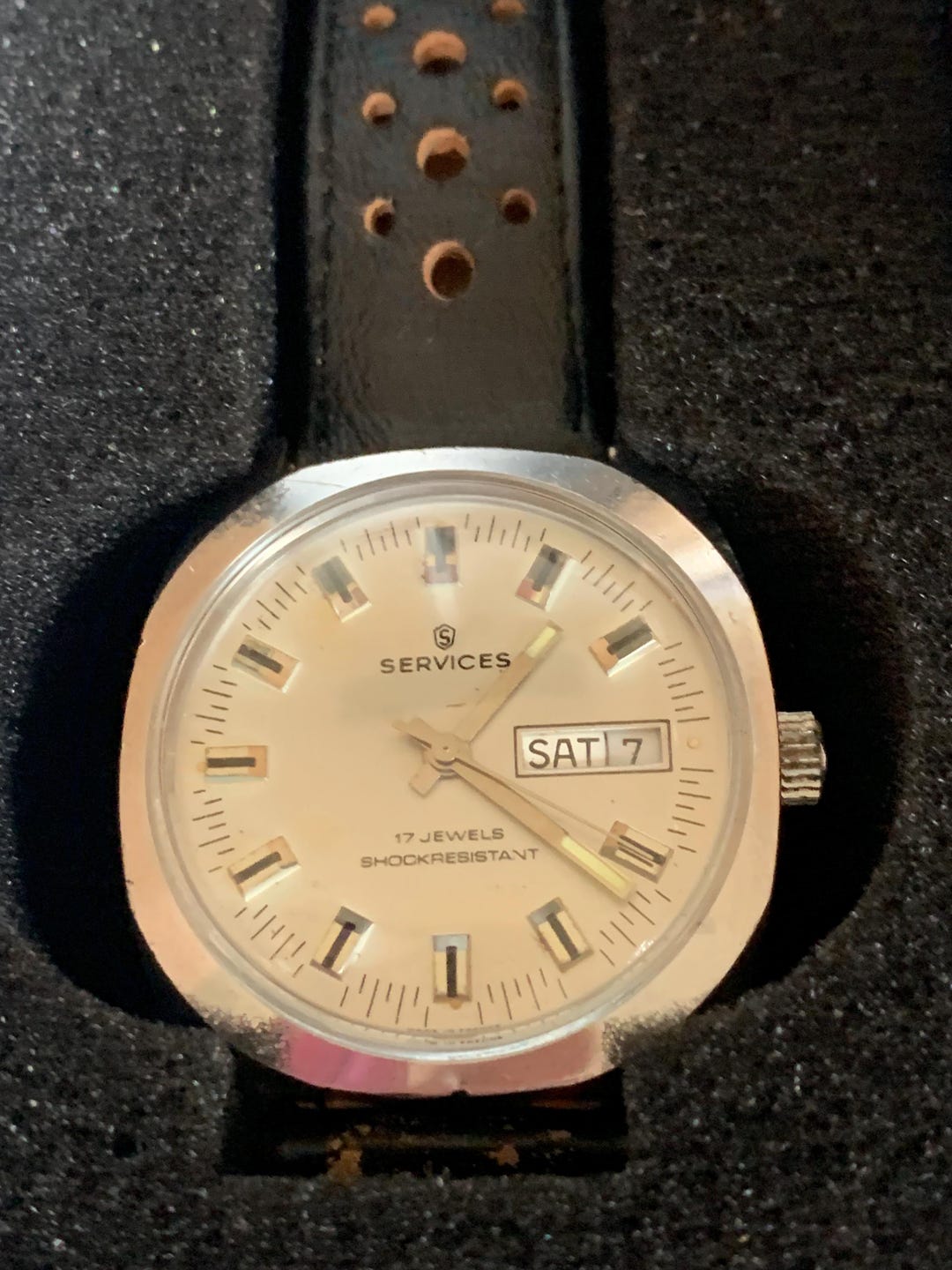 Men's Vintage SERVICES 17 Jewels Silver Dial Day/date Watch Cal