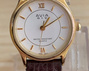Vintage Avia Q&V Quartz Classic Watch Vintage Avia Q&V Quartz Classic Watch - Etsy main image 3
