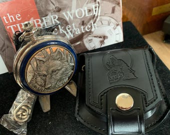 Beautiful Franklin Mint TIMBER WOLF collectors Pocket Watch with case  Chain in original box