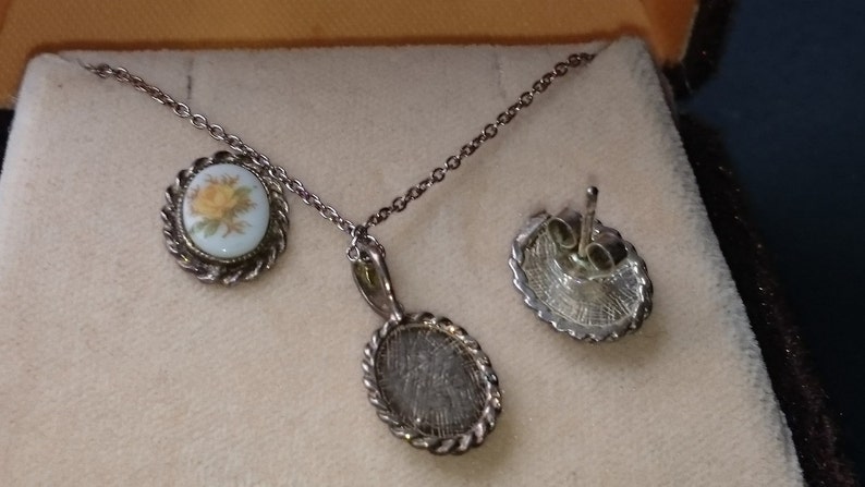 Vintage Camelot Costume Jewelry Pendant Necklace Earrings Set Original Box