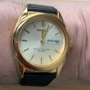 Gents  Sekonda gold tone Quartz Day Date Watch