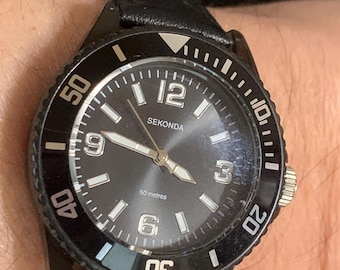 Sekonda 35mm Outback Classic Analogue Display Watch Quartz Watch with Rotating Bezel