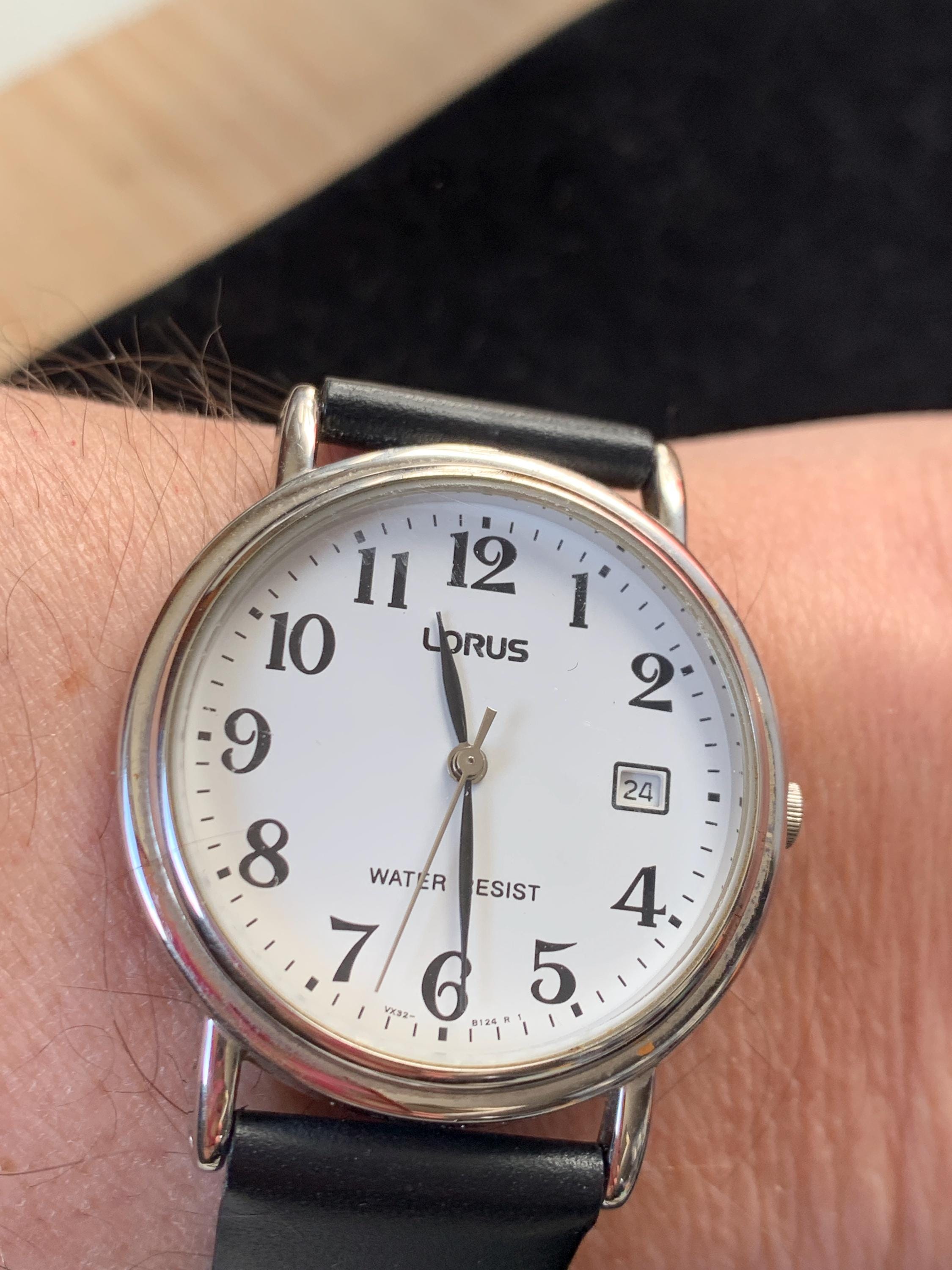 Gents Lorus by Seiko Mens' Watch VX32-X193 - Etsy