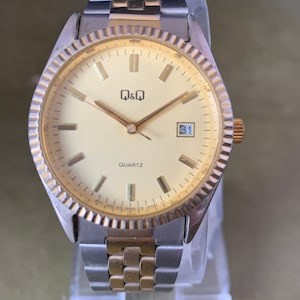 Men's Fashion Watch Q&Q Quartz movement  Men's Watch with date