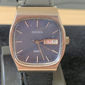Gents  Sekonda Chrome tone Quartz Day Date Watch C1980s