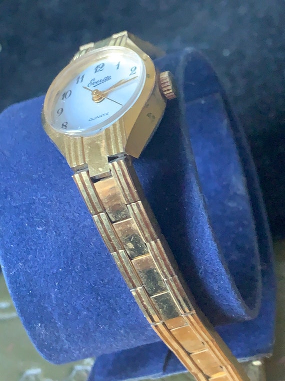 Vintage Ladies  Everite Quartz bracelet strap watch View 3
