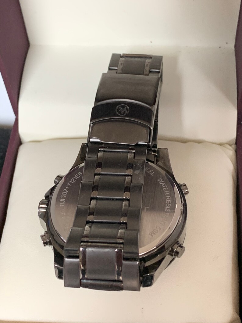 accurist world timer watch