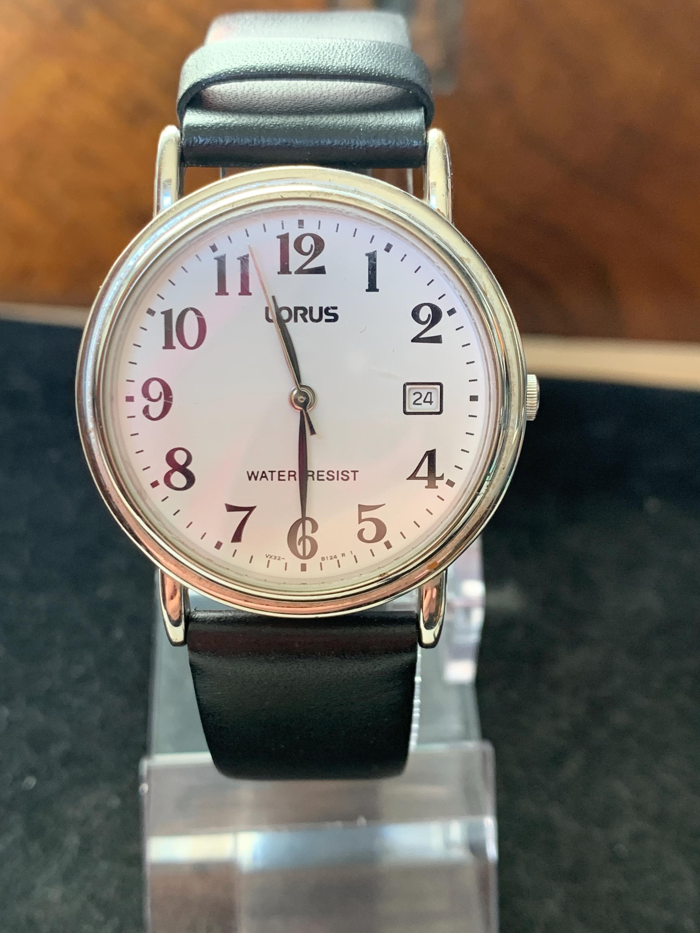 Gents Lorus by Seiko Mens' Watch VX32-X193 - Etsy