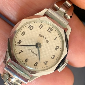 Beautiful titan deals watches for ladies