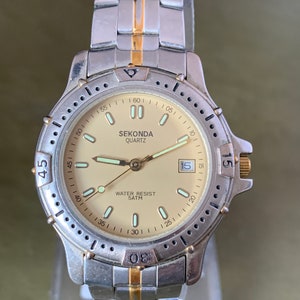 Sekonda Quartz Gold Dial Mens Watch Water Resistant 5ATM Date Display.