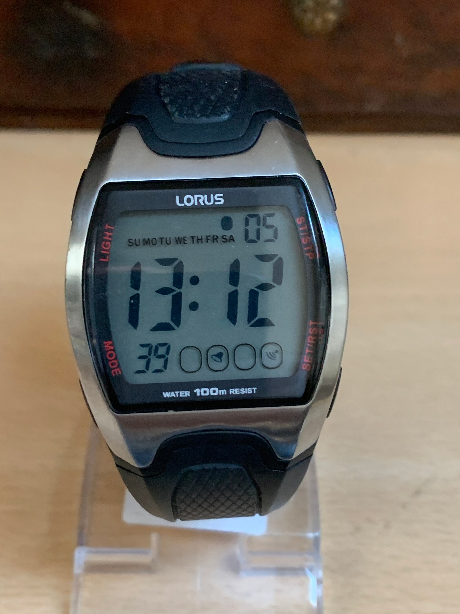 how to set time on lorus digital watch