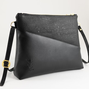 Kleine Handtasche Kork Schwarz mit Reißverschlusstasche