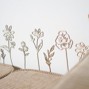 Conjunto de 10 margaritas de madera para decorar la habitación de los niños.