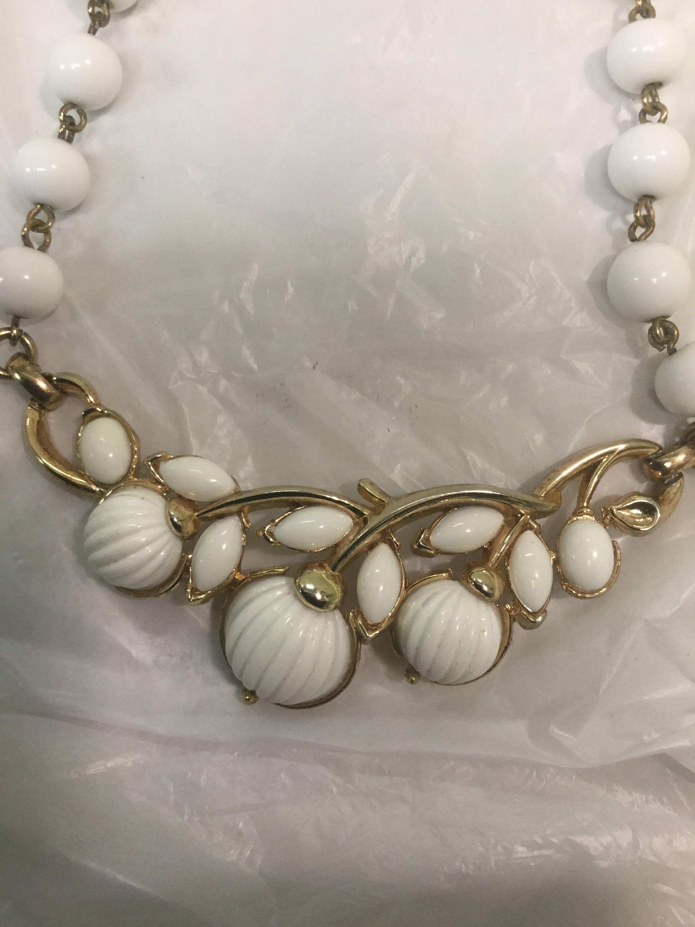 Vintage Crown Trifari Choker Necklace 16 inches 7mm