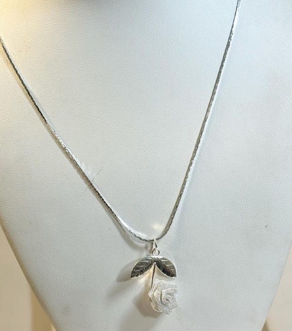 Vintage 1960s New Old Stock White Gold Plate Fabric Rose Pendant Necklace 18”