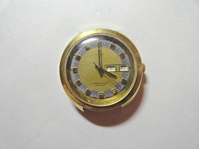 vintage-timex-automatic-day-date-wrist-watch