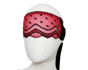 Lesbenfick mit Augenmaske Lesbenfick mit Augenmaske