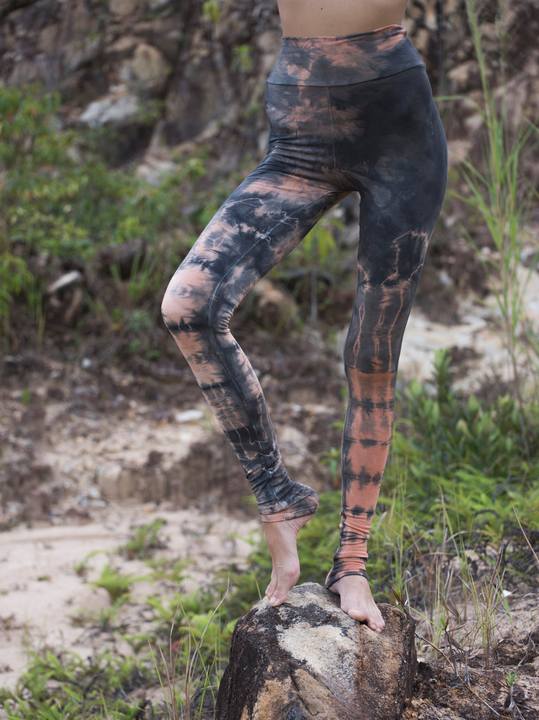 Sustainable Yoga Leggings I Tie dye Leggings I Batik Leggings I Dalto Leggings I Hand Colored Leggings I Ethically made Leggings