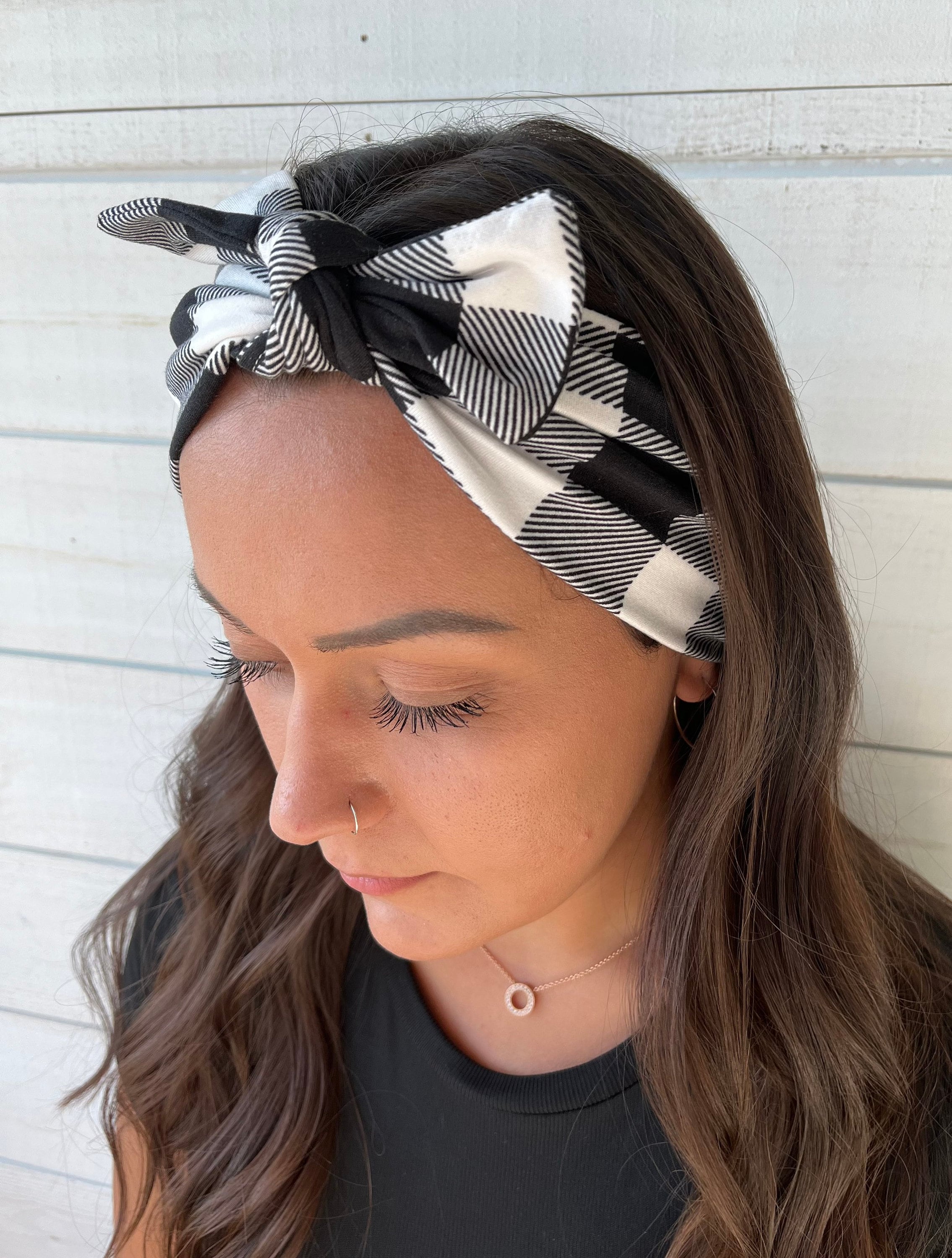 Black and White Buffalo Plaid Headband With Detachable Bow  display picture 1