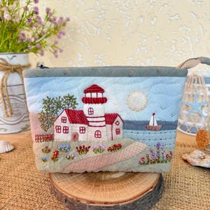 Patchwork cosmetics case, Zipper makeup bag, travel case, quilting pouch, handmade bag, travel organizer, hand embroydered bag