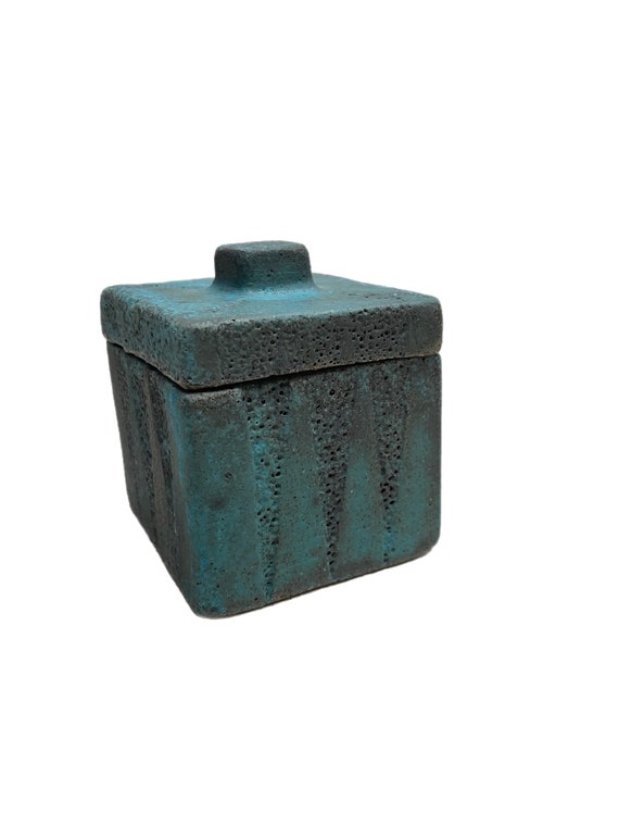 Matte green square pottery box