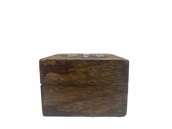 Tiny square trinket box with tin star lid - image 2