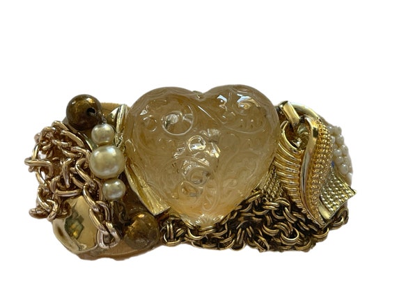 Handmade gold brooch with large heart - image 1