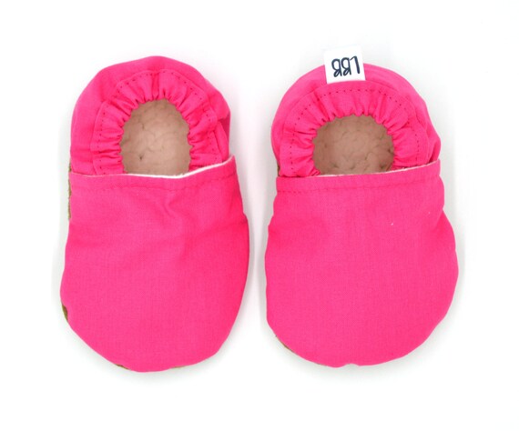 hot pink baby shoes