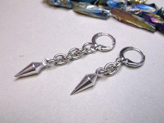 シルバースパイクダングルピアス：ユニセックスパンクスタイル - Etsy 日本