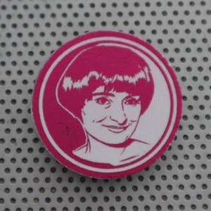 Agnes Varda pin 1.5&quot; pinback button portrait. Handmade art print badge feminist French film director réalisatrice cinema pink white France