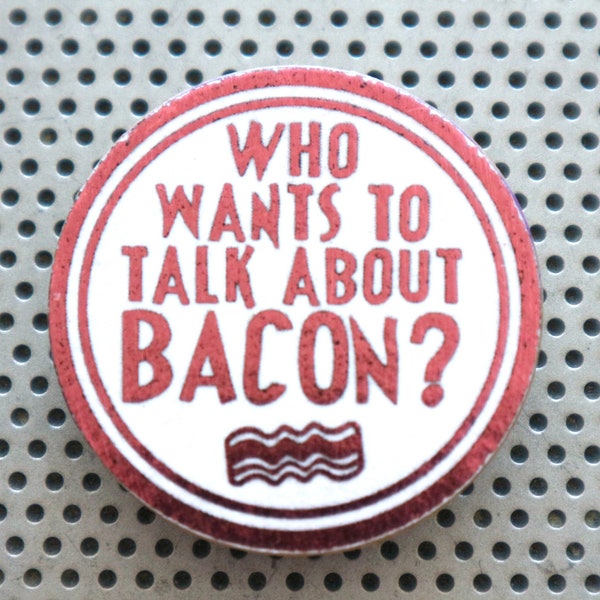 Bacon lovers pin 1.5" pinback button. Meat pork butcher foodie art badge bread flair chef streaky Canadian back jerky cooker charcuterie pig