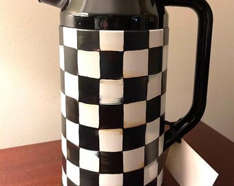 Jarra de café vintage con cuadros cortesanos de Mackenzie Childs - nueva - diseñador retirado y poco común