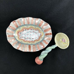 Mackenzie Childs Vintage Rare Pottery Victoria Richard Keramische vlecht Lepel en Rose Cottage Dish Plate- meer stukken beschikbaar GRATIS VERZENDING