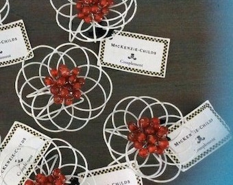 Ensemble de 4 ronds de serviette pour enfants Mackenzie - Motif floral en métal blanc et rouge