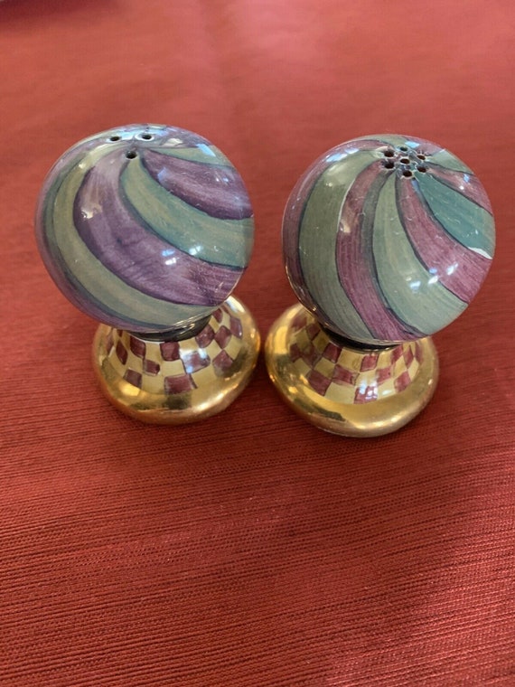 マッケンジーチャイルズ ソルト＆ペッパーシェーカー Amazon.com: MACKENZIE-CHILDS Enamel Salt and Pepper Shakers