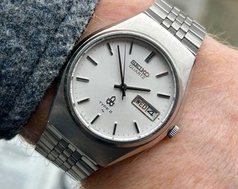 Montre Seiko Type II 4336-7010 1978 Quartz JDM Kanji Japon Montre Uhr Reloj Montre Day-Date Acier Blanc (Fonctionne, Nouvelle Batterie)