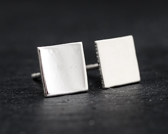 Tiny 7mm square earrings made of sterling silver. Small geometric earrings. Elegant earrings. Shiny square earrings.