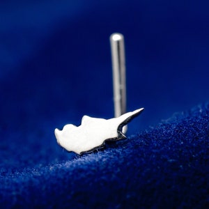 Clou de nez Chypre en argent massif 925. Puce de nez Chypre. Cadeau Chypre. Clous argent. Piercing de nez.