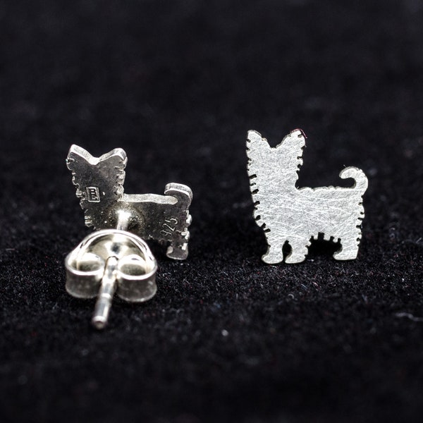 Boucles d'oreilles chiens Yorkshire terrier en argent 925. Petites boucles d'oreilles découpés à la main. York en argent. Clous chiens.