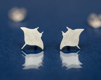 Manta ray hand cut 925 sterling silver stud earrings. Diving lovers gift. Tiny manta studs. A gift for a diver. Ray studs. Ray earrings.