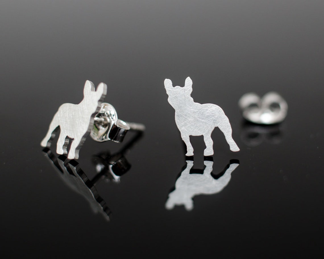 Orecchini A Bottone In Argento Sterling 925 - Design French Bulldog - Colori Argento E Bianco - Confezione Regalo Katy Craig