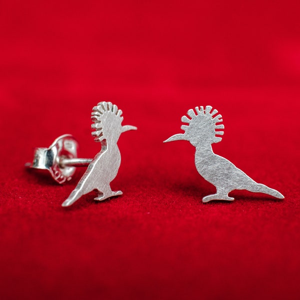 Hoopoe 925 sterling silver stud earrings. Hand cut tiny birds studs. Animal lovers gift. Cute birds earrings.