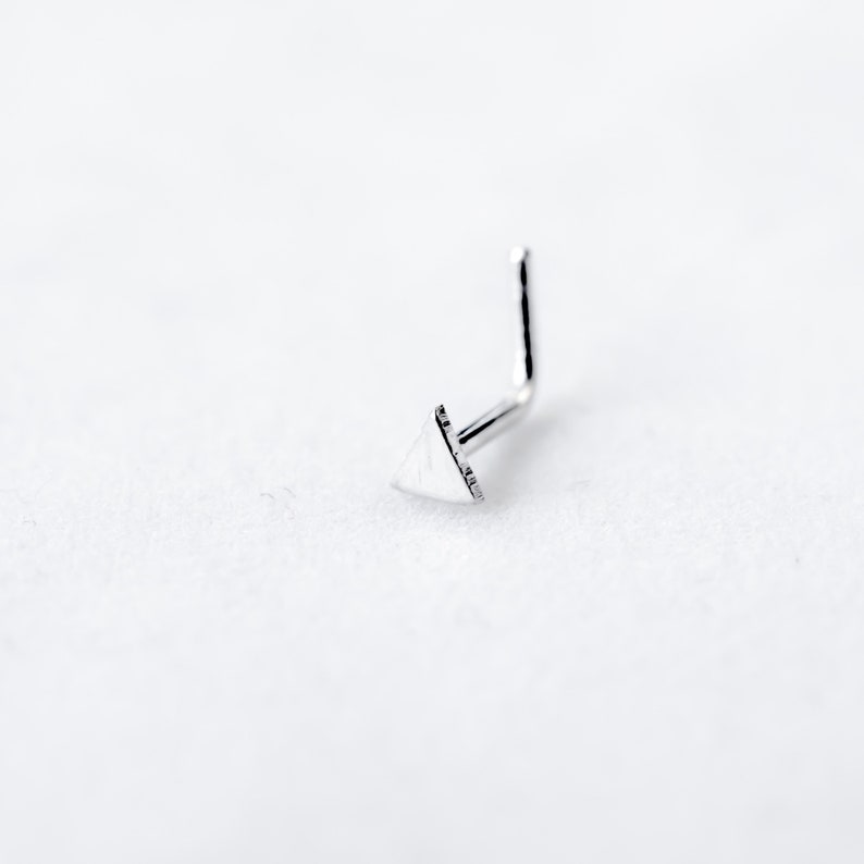 Diamond Triangle Pyramid Stud Earrings In Yellow Gold - Foto 5