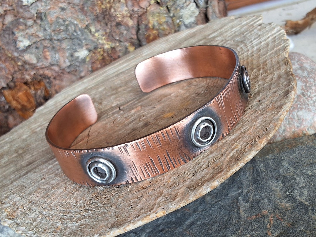 Bracciale da uomo in rame con rivetti Bracciale largo in rame