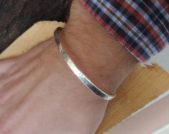 Hammered silver bangle mens or womens - Strong sterling silver cuff  bracelet - Simple minimalist jewelry