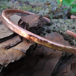 Hammered copper bangle mens or womens - Strong solid copper - Simple minimalist jewelry-Healing bracelet-Personalization Custom