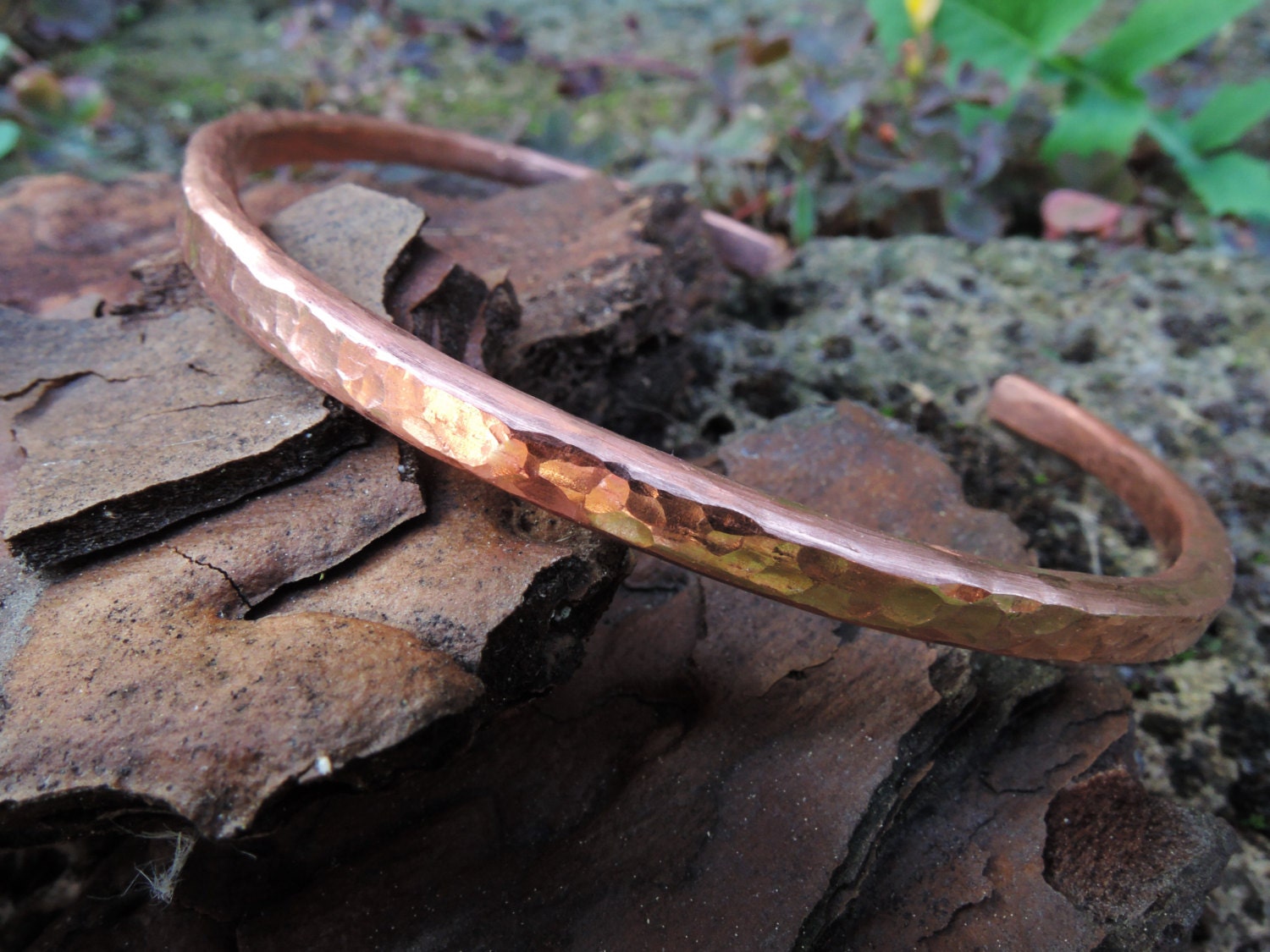 Hammered copper bangle mens or womens - Strong solid copper - Simple minimalist jewelry-Healing bracelet-Personalization Custom