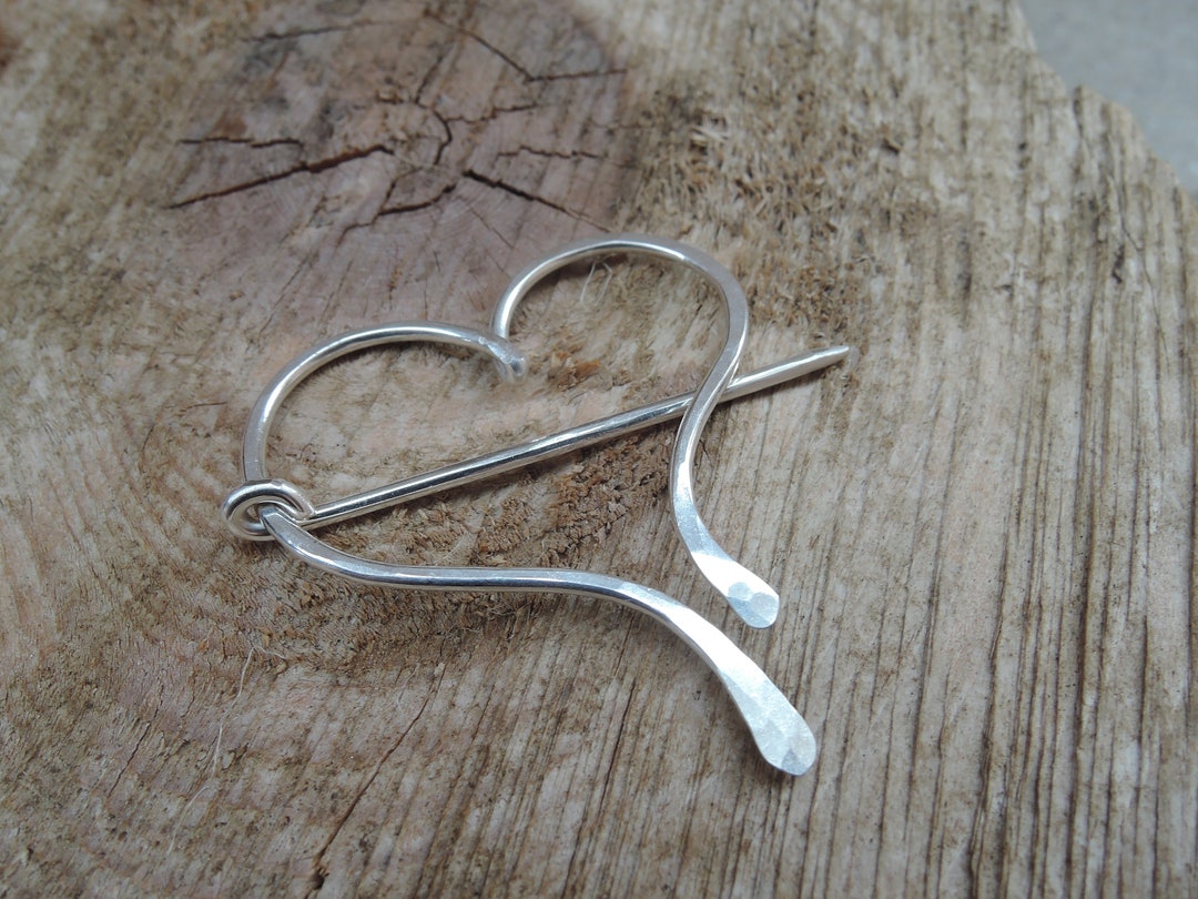 penannular shawl pin