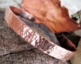 Men's copper cuff bracelet - Strong solid copper - Hammered and textured - Simple minimalist jewelry - Healing bracelet