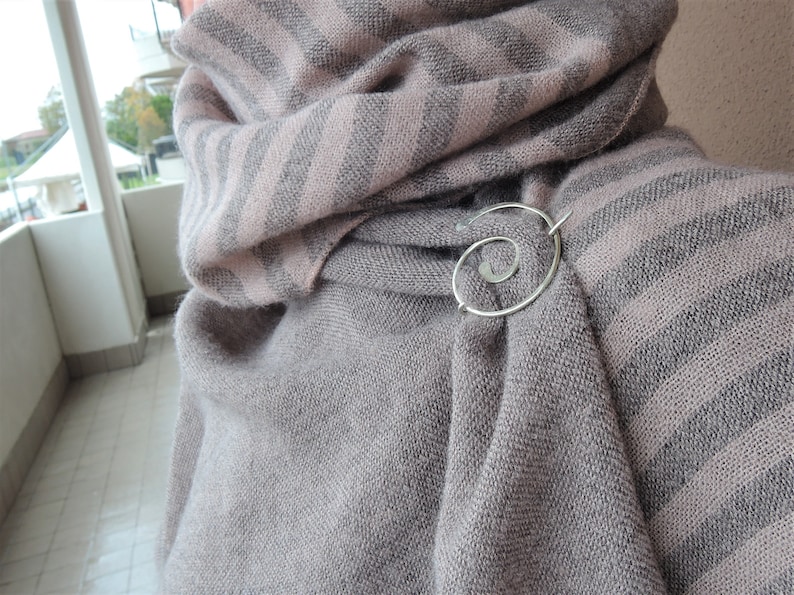 Silver shawl pin, scarf pin, hat pin, cardigan clip, wire wrap round spiral brooch Sterling silver Copper Minimalist Handmade zdjęcie 8